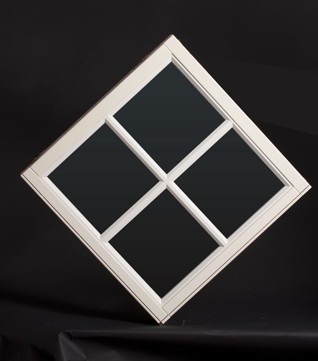 Fönster diagonal 680x680mm fast vit 3-glas med sidaspröjs