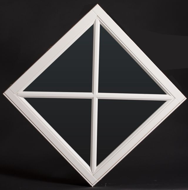 Fönster diagonal 680x680mm fast vit 3-glas med hörnspröjs